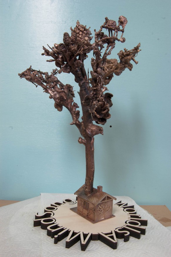Transformation Forest Tree, Home sweet Home 39x27x25 cm brons 2015